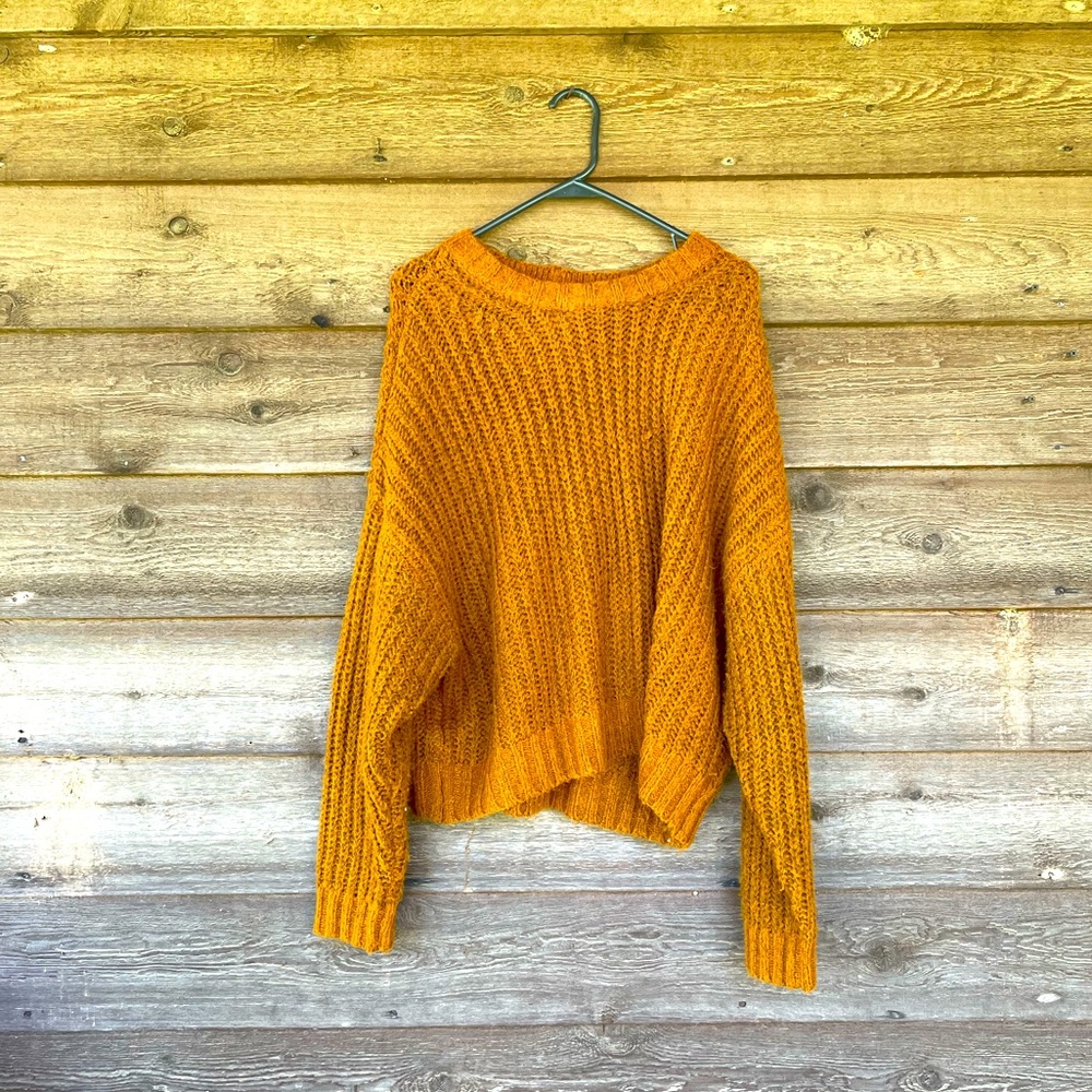 American Eagle Burnt orange sweater
